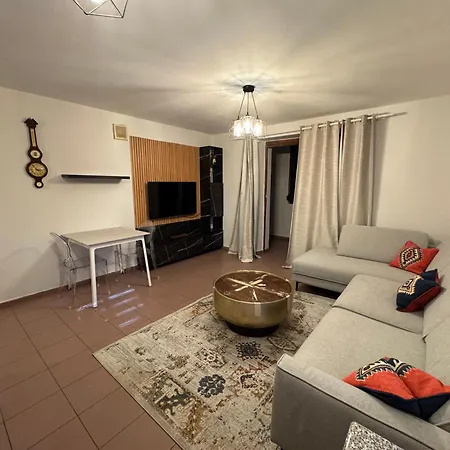 Prime Location In Apartment *