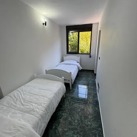 Prime Location In Apartment *